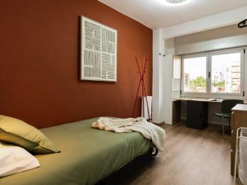 Room in a shared 4 bedroom apartment for rent in Sabadell