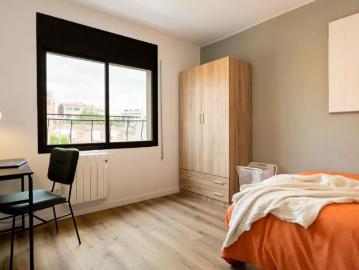 Room in a shared 4 bedroom apartment for rent in Sabadell