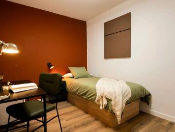 Room in a shared 4 bedroom apartment for rent in Sabadell