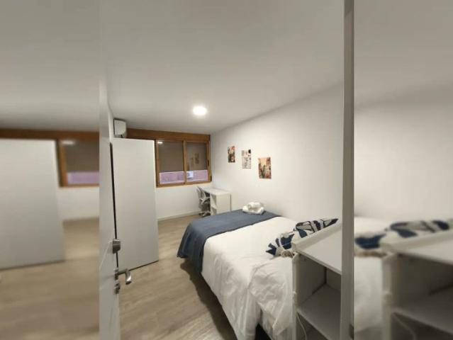 Room in a shared 4 bedroom apartment for rent in San Rafael