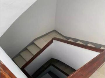 Room in a shared 4 bedroom apartment for rent in Santa Eulália, bills included, professionals and students only