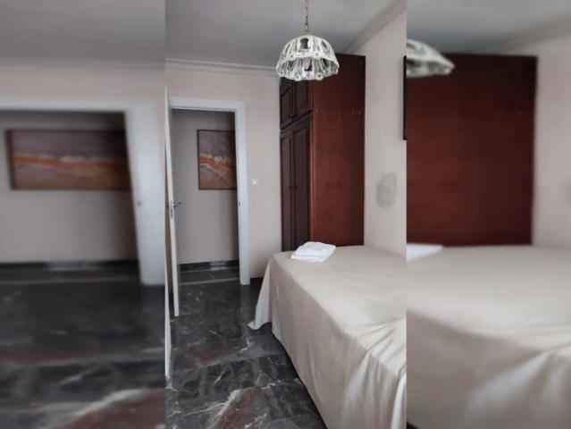 Room in a shared 4 bedroom apartment for rent in Plaza de Toros Vieja, all bills included, professionals and students only
