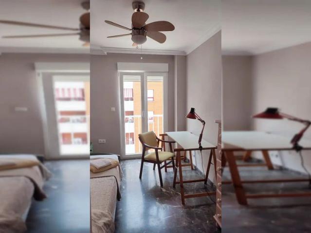 Room in a shared 4 bedroom apartment for rent in Plaza de Toros Vieja, all bills included, professionals and students only