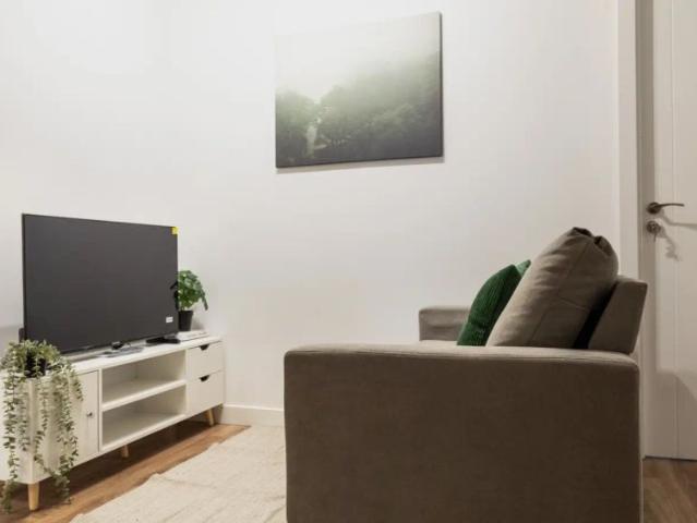 Room in a shared 4 bedroom apartment for rent in Pueblo Nuevo, bills included, perfect for professionals and students
