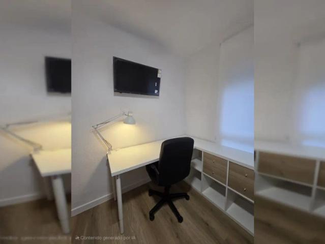 Room in a shared 4 bedroom apartment for rent in Tormos, bills included