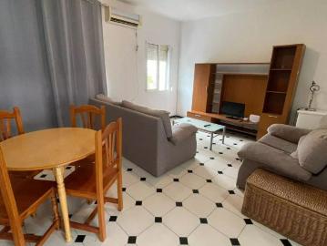 Room in a shared 4 bedroom apartment for rent in Triana suitable for students
