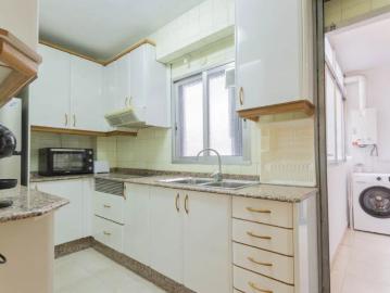 Room in a shared 4 bedroom apartment for rent in Vara de Quart