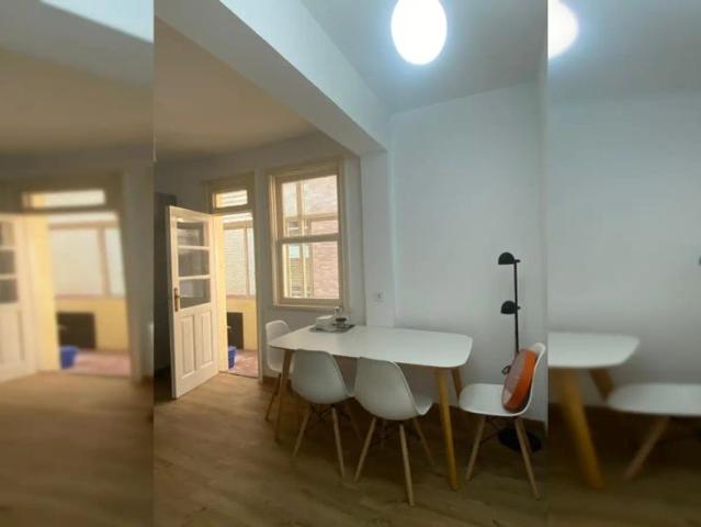 Room in a shared 4 bedroom apartment for rent in Vigo