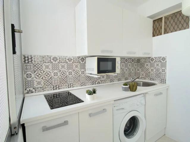 Room in a shared 4 bedroom apartment for rent in Villegas