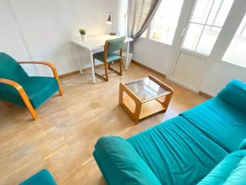 Room in a shared 4 bedroom apartment for rent in Vista Alegre, professionals only