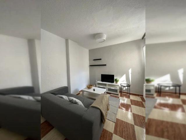 Room in a shared 4 bedroom apartment for rent in Vista alegre