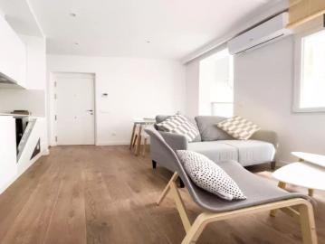 Room in a shared 4 bedroom apartment for rent in Vista Alegre
