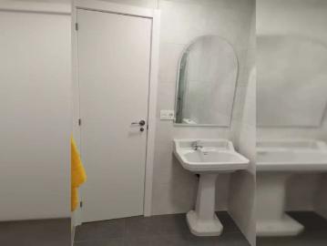 Room in a shared 4 bedroom apartment for rent in Zaragoza