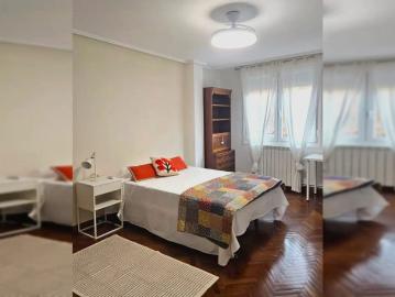 Room in a shared 4 bedroom apartment for rent in Zaragoza, professionals only