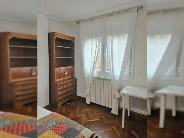Room in a shared 4 bedroom apartment for rent in Zaragoza, professionals only