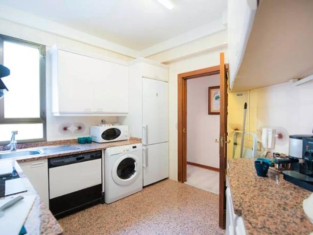 Room in a shared 5 bedroom apartment for rent in Casco Viejo, all bills included