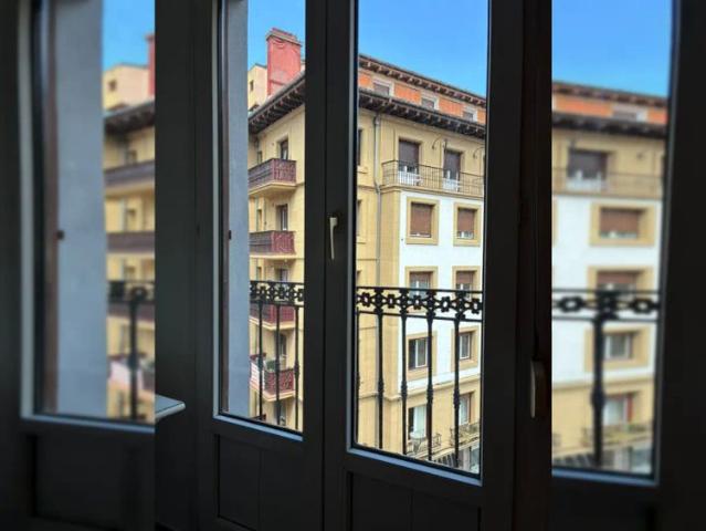 Room in a shared 5 bedroom apartment for rent in Casco Viejo, bills included