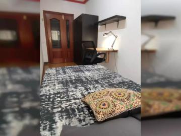 Room in a shared 5 bedroom apartment for rent in Alcalá de Henares for professionals and students
