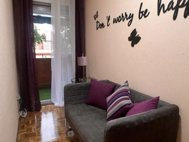 Room in a shared 5 bedroom apartment for rent in Alcalá de Henares, perfect for professionals and students, no couples