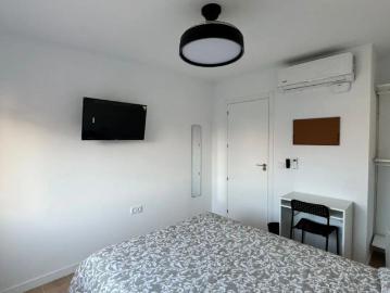 Room in a shared 5 bedroom apartment for rent in Alicante