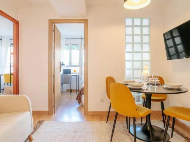 Room in a shared 5 bedroom apartment for rent in Alicante, perfect for professionals and students