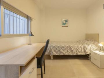 Room in a shared 5 bedroom apartment for rent in Burjassot, all bills included