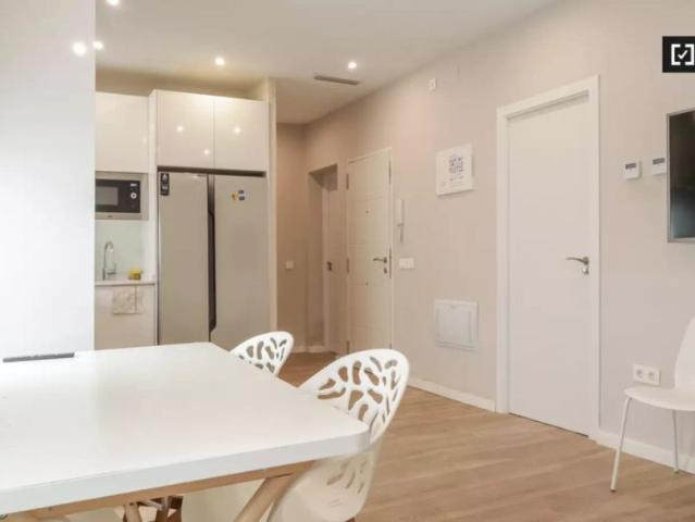 Room in a shared 5 bedroom apartment for rent in Getafe
