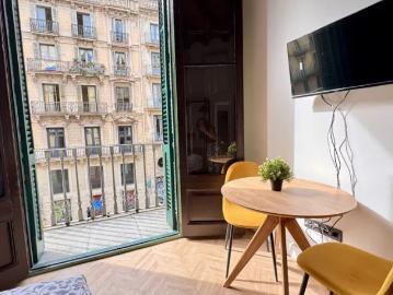 Room in a shared 5 bedroom apartment for rent in Dreta de l'Eixample, all bills included
