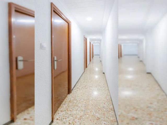 Room in a shared 5 bedroom apartment for rent in Elche, bills included