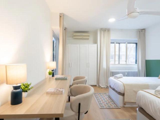 Room in a shared 5 bedroom apartment for rent in Pacífico, all bills included, perfect for professionals and students