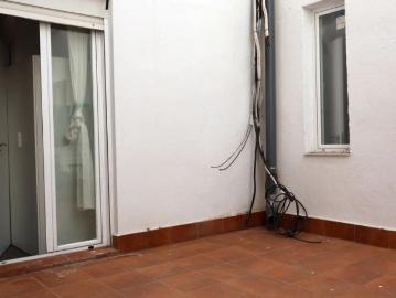 Room in a shared 5 bedroom apartment for rent in Puerta del Ángel, professionals only