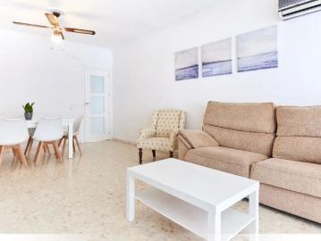 Room in a shared 5 bedroom apartment for rent in Triana, Seville
