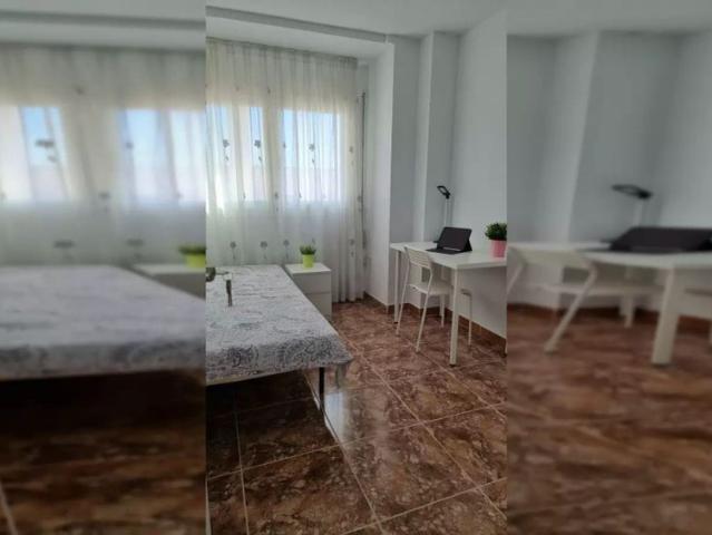 Room in a shared 6 bedroom apartment for rent in Cartagena, bills included