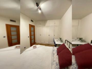Room in a shared 6 bedroom apartment for rent in Castillejos