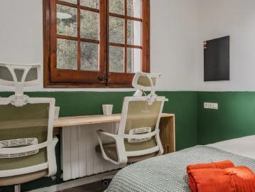 Room in a shared 6 bedroom apartment for rent in Cerdanyola Del Vallès, bills included