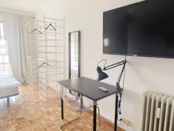 Room in a shared 6 bedroom apartment for rent in Ciudad Universitaria, all bills included