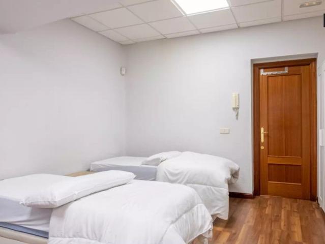 Room in a shared 6 bedroom apartment for rent in Alcalá de Henares, only students