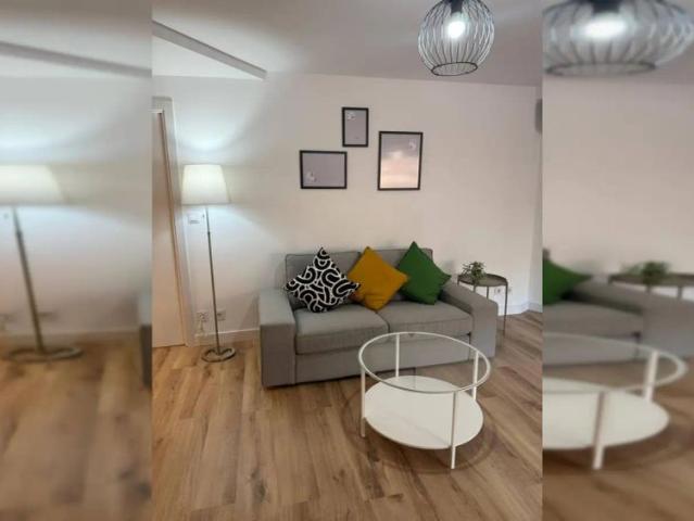 Room in a shared 6 bedroom apartment for rent in Alicante, bills included, no pets or smoking