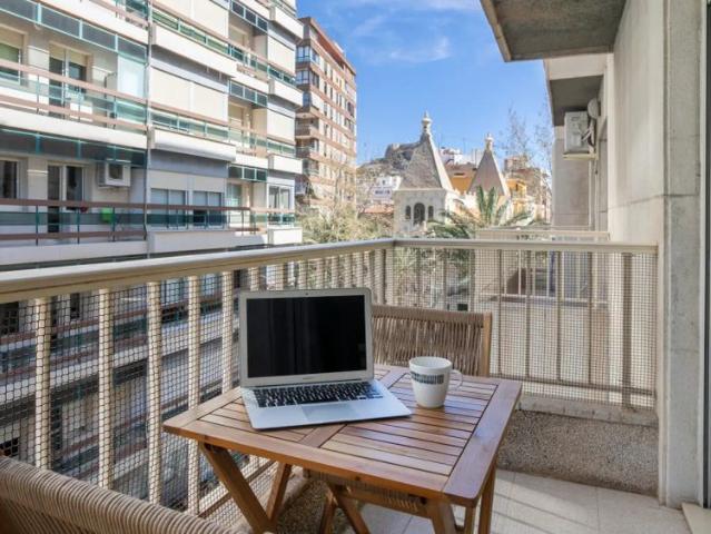 Room in a shared 6 bedroom apartment for rent in Alicante, perfect for singles