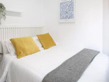 Room in a shared 6 bedroom apartment for rent in Alicante, professionals and students only