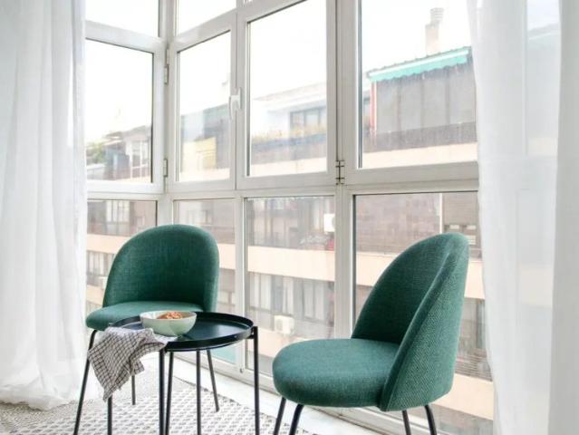 Room in a shared 6 bedroom apartment for rent in Alicante, professionals only