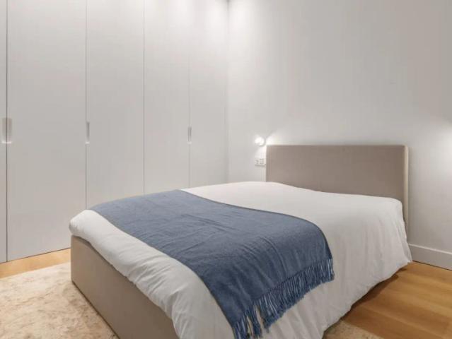 Room in a shared 6 bedroom apartment for rent in Gros