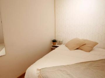 Room in a shared 6 bedroom apartment for rent in La Dreta de l'Eixample, bills included