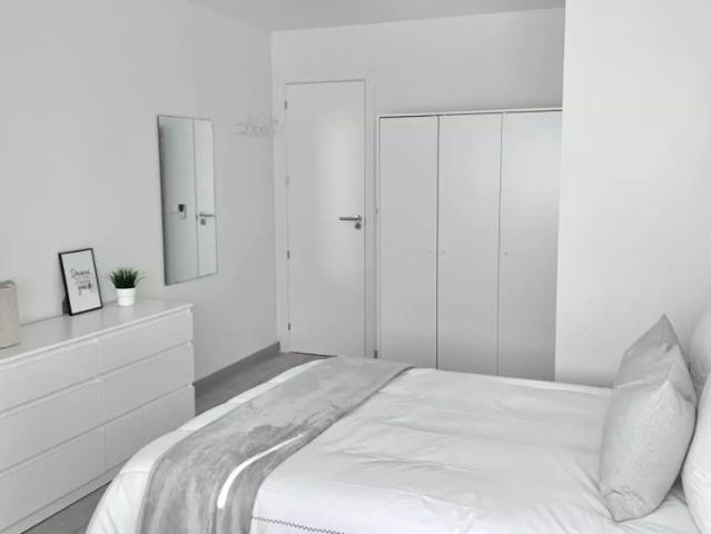 Room in a shared 6 bedroom apartment for rent in Murcia, no couples allowed