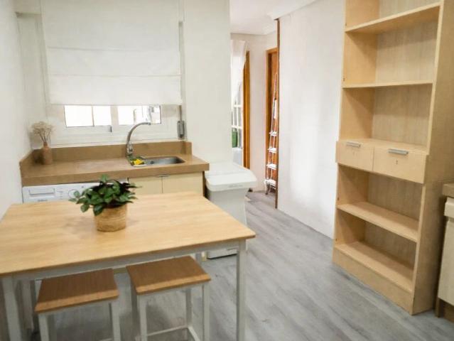 Room in a shared 6 bedroom apartment for rent in Murcia, bills included