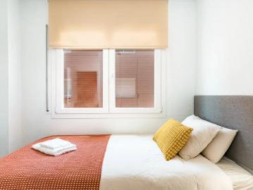 Room in a shared 6 bedroom apartment for rent in Sant Cugat Del Vallès