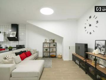 Room in a shared 6 bedroom apartment for rent in Torrent