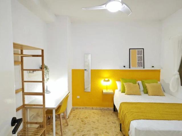 Room in a shared 7 bedroom apartment for rent in Cartagena