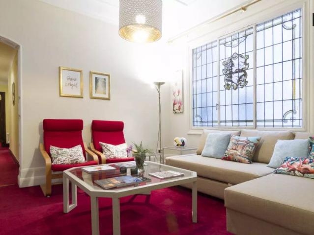 Room in a shared 7 bedroom apartment for rent in Abando, all bills included, professionals and students