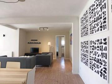 Room in a shared 7 bedroom apartment for rent in Aluche